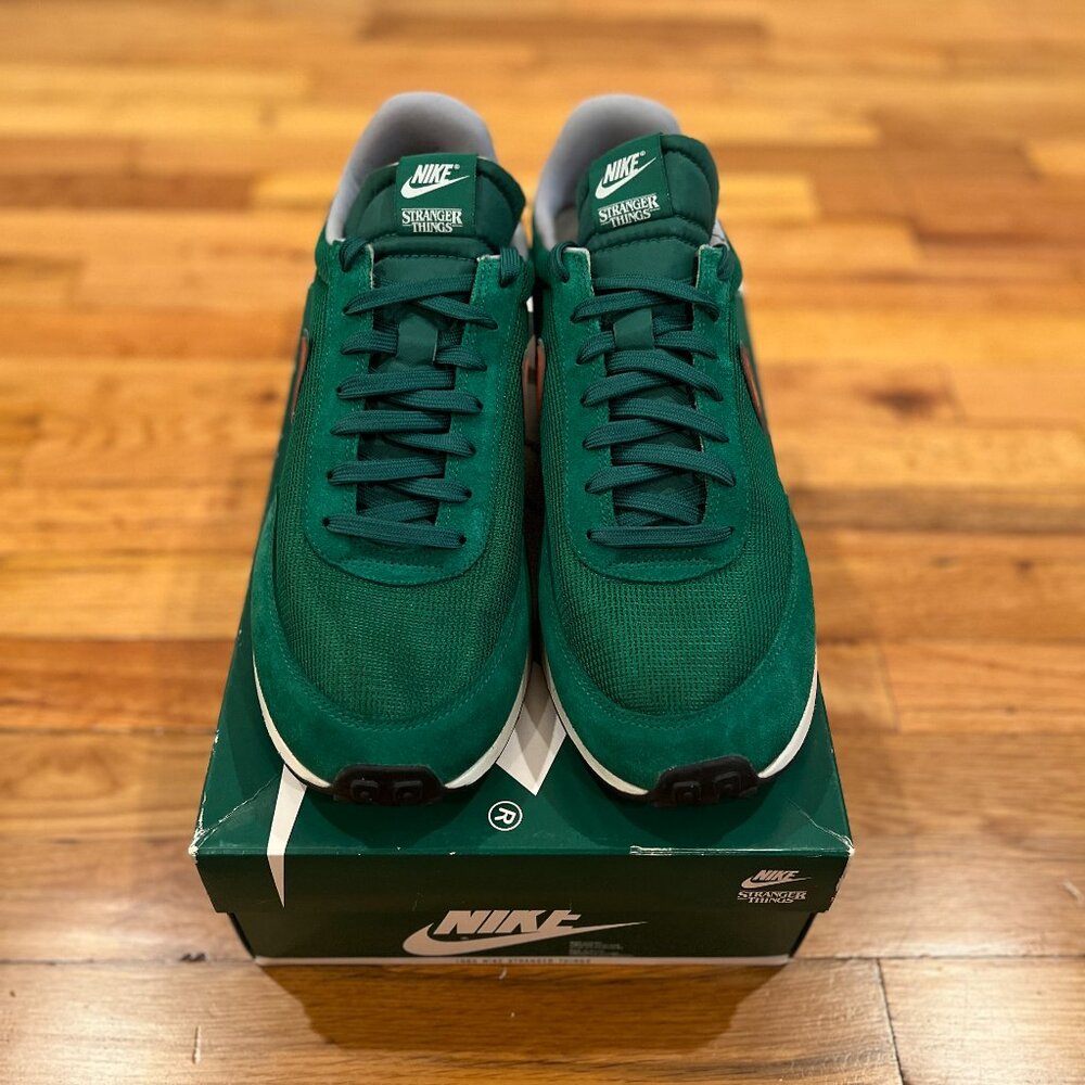 Nike Tailwind 79 Stranger Things Hawkins High School, Green & Orange, Size 13 US